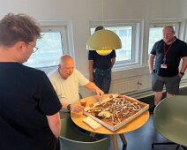 2026-06-30 09-35-34_008 iPhone 13 Pro Niels Johansen afskedskage på sidste arbejdsdag, Telegade